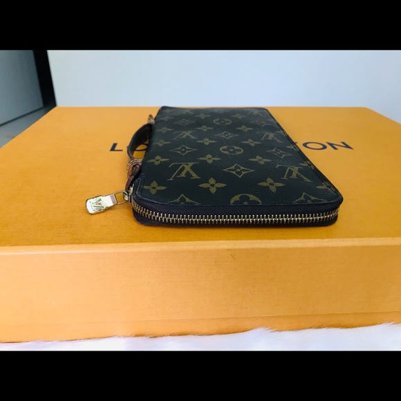 Louis Vuitton - Picture 6 of 16